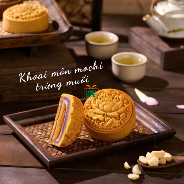 Bánh trung thu Khoai môn mochi chà bông trứng muối